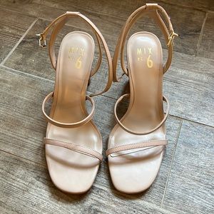 Nude heels size 7.5